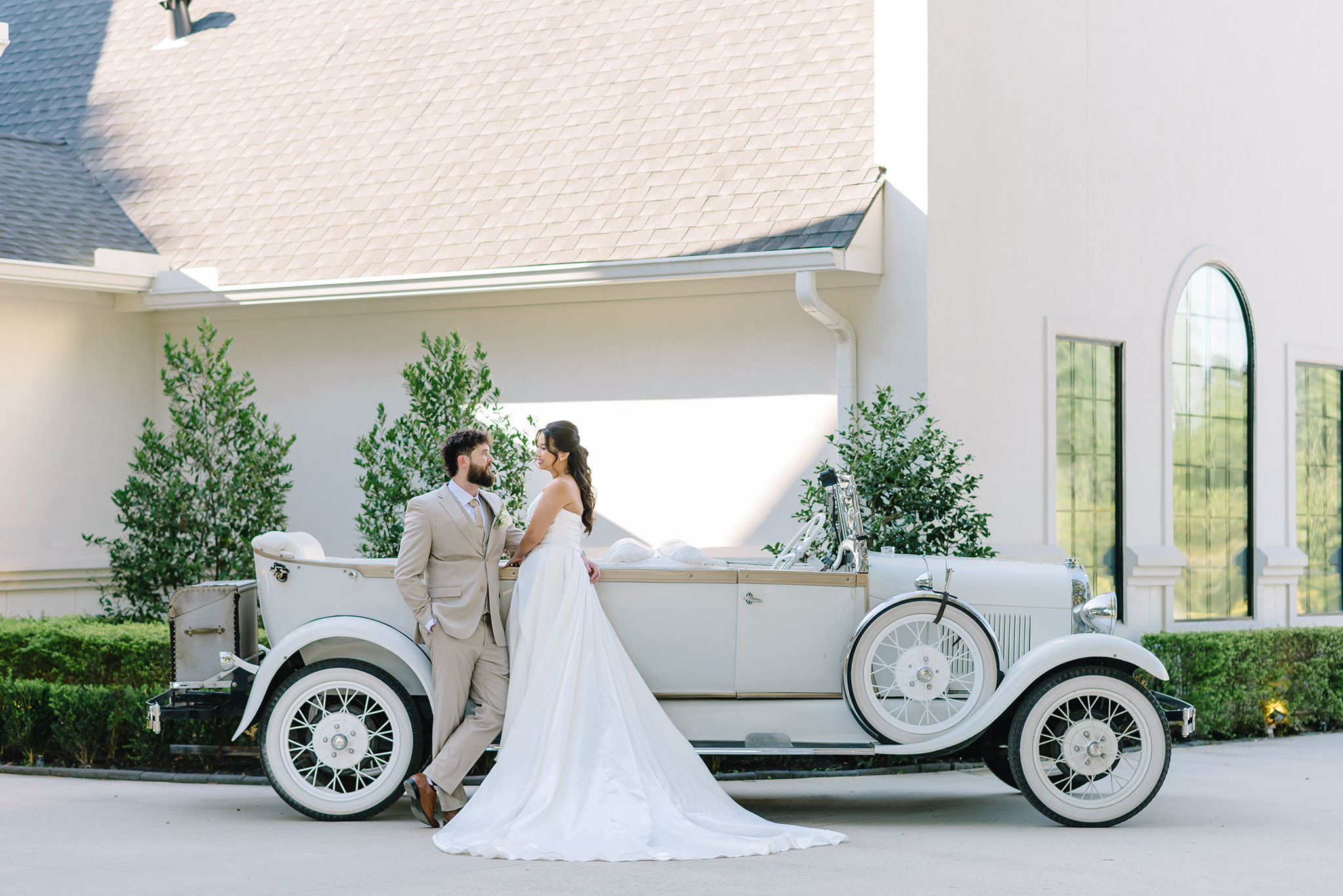 Wedding at Peach Orchard venue by HNG studio